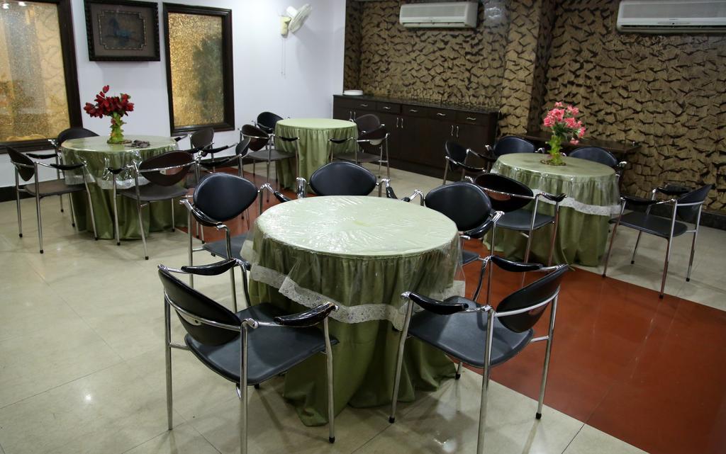 Hotel Ananda Delhi  Room photo