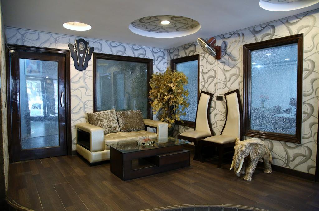 Hotel Ananda Delhi  Exterior photo