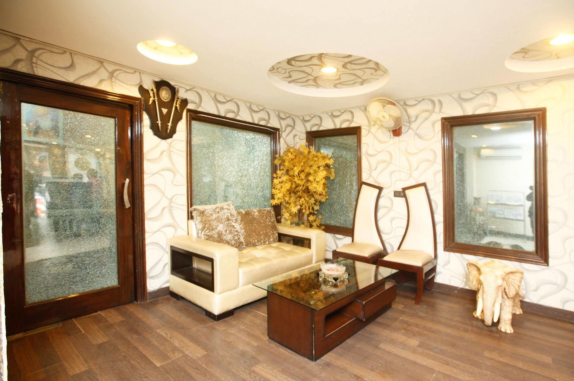 Hotel Ananda Delhi  Exterior photo